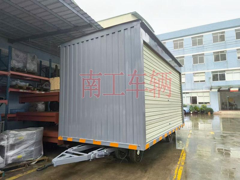 10吨箱式九州网页版登录入口-九州（中国）两侧带卷帘门 牵引雨篷拖车