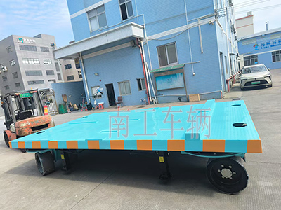 18吨重型九州网页版登录入口-九州（中国） 四个转盘工具拖车3I.jpg