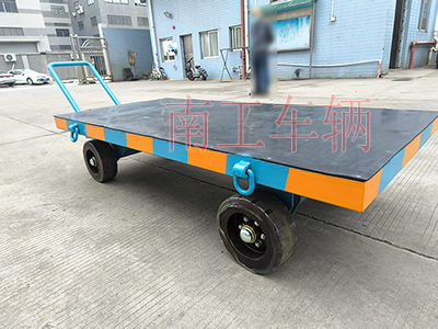 3吨小型九州网页版登录入口-九州（中国） 带橡胶垫工具车4I.jpg