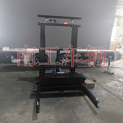 交通指示屏升降工具车I.jpg