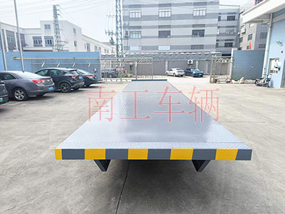 12吨九州网页版登录入口-九州（中国）9米长拖车底盘3I.jpg